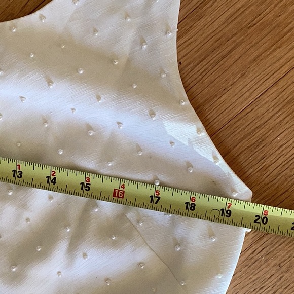 Victoria’s Secret ivory long sleeveless gown with seed pearls on bodice … - Picture 13 of 14